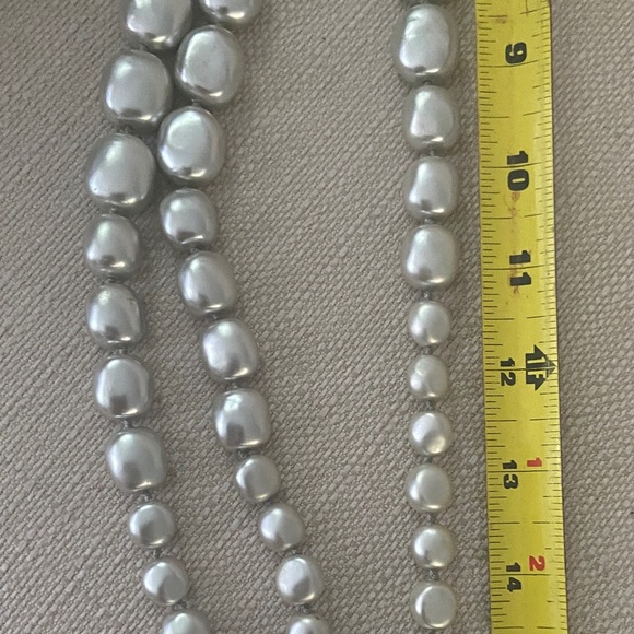 Elegant Silver Pearl Necklace - Picture 10 of 11